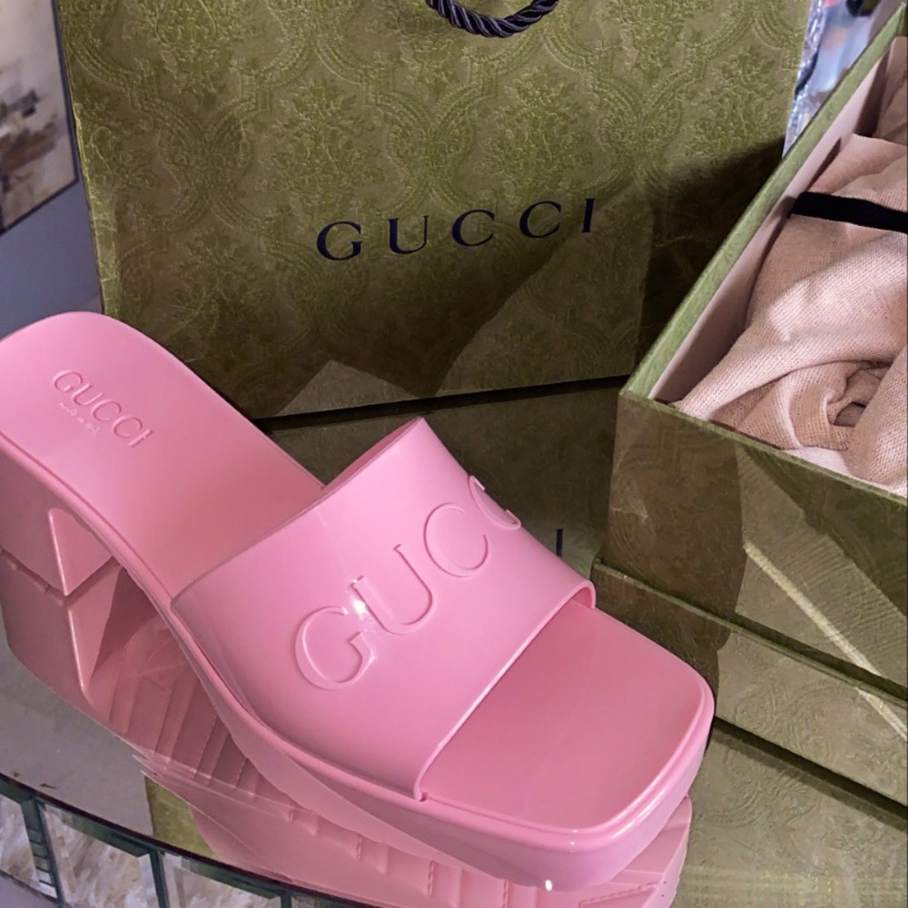 Brand New never worn runs small. Fits size 8.5